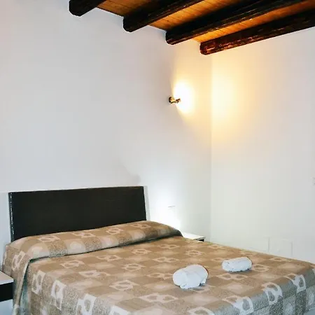 Dimora Castelli בית הארחה 3*