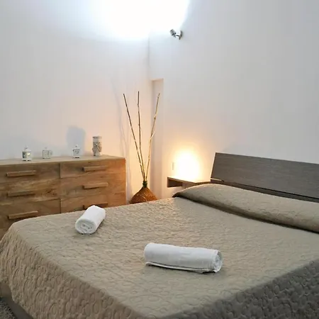 Dimora Castelli בית הארחה 3*