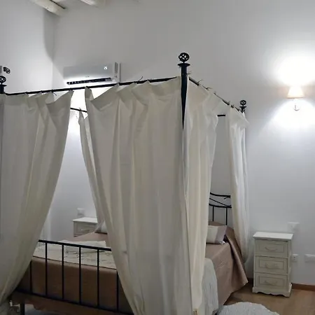 Dimora Castelli Pensjonat 3*